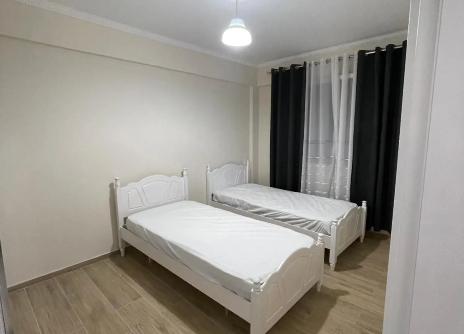 Highway Rentroom Durres Apartment